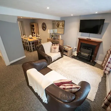 2 Bed Sleeps 4 Central Haverfordwest Town House Exterior photo