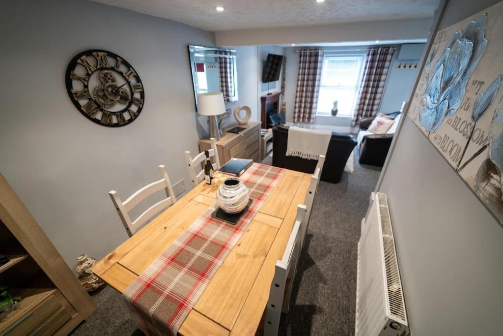 Holiday home 2 Bed Sleeps 4 Town House Haverfordwest