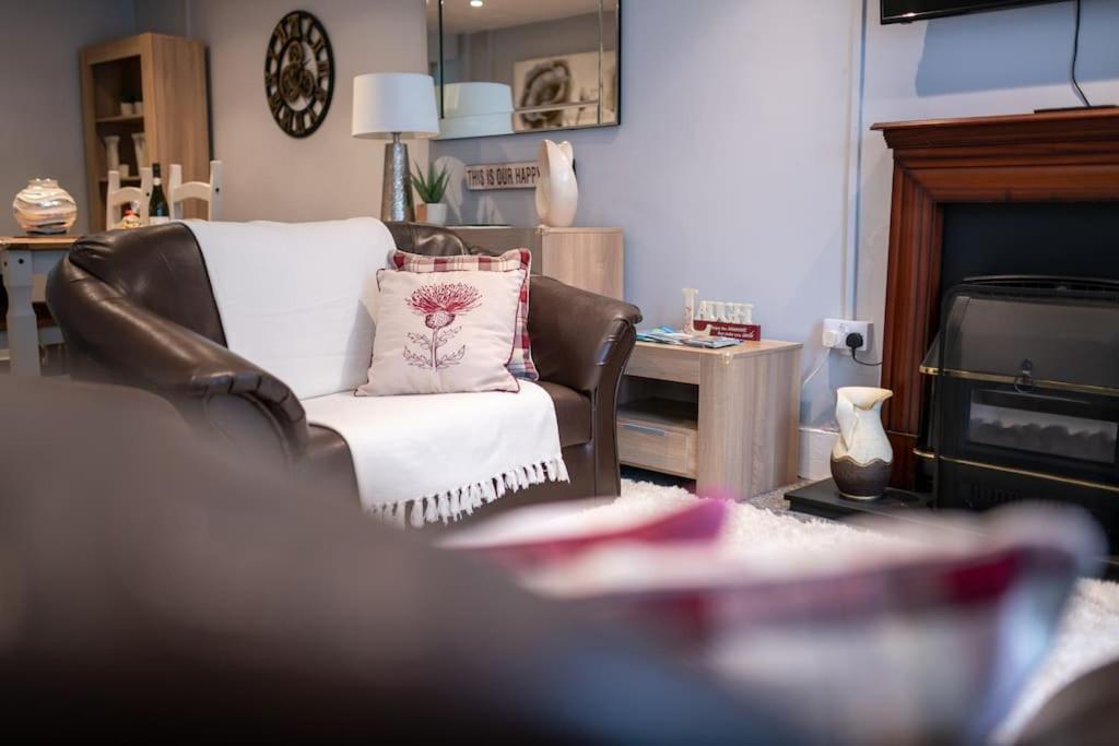 2 Bed Sleeps 4 Town House *