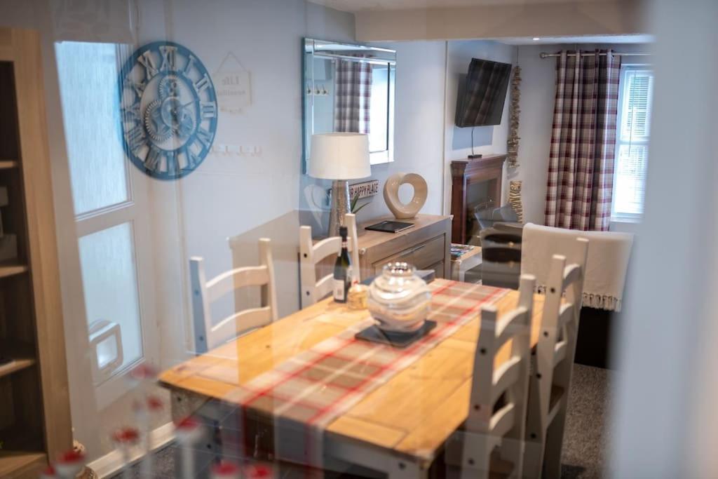 2 Bed Sleeps 4 Town House Holiday home